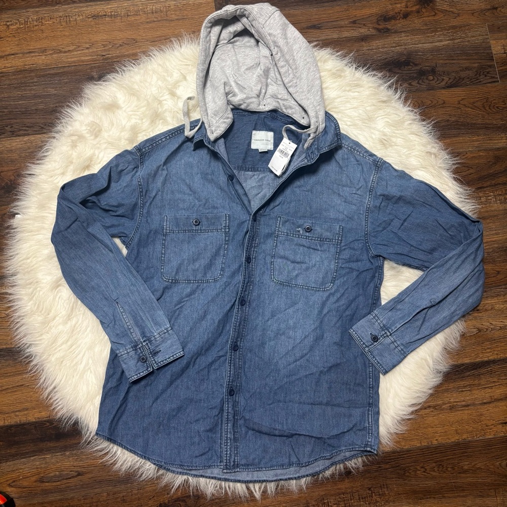 American Eagle Light Demin Jacket with Grey Removable Hood New with tags